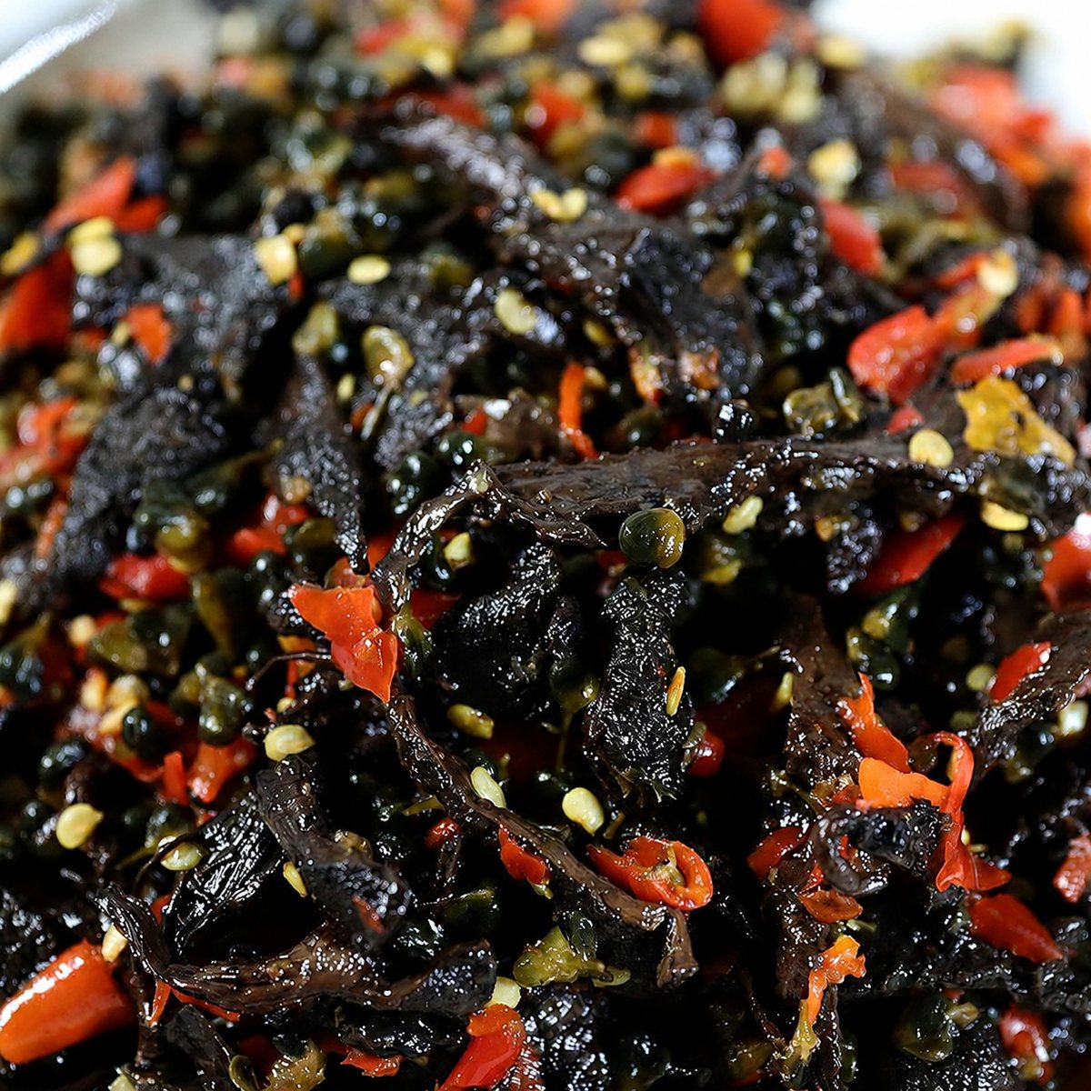 Yunnan Ganba Mushroom & Chive Pickle Sauce 500g - detail view
